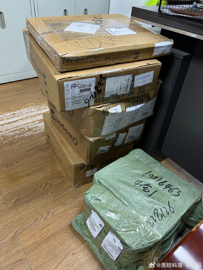 jorge100_'s tweet photo. Just unboxed my long-awaited skincare package! All my favorite products arrived intact—time to start my night routine. Happy with the smooth delivery! https://t.co/tvcUirnOJk