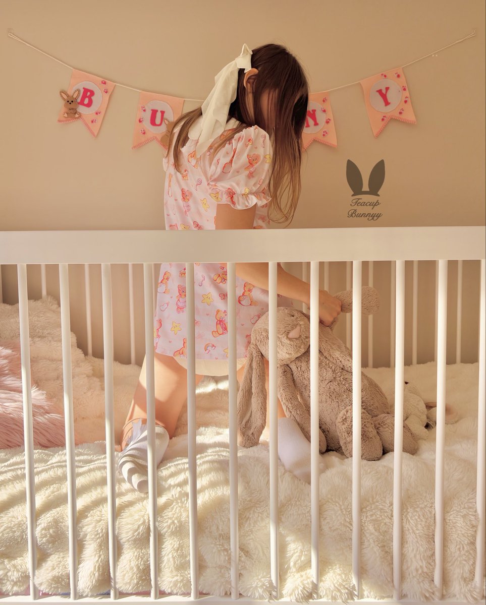 teacupbunnyy's tweet photo. Mopsy + Me 💕

Onesie: @OnesieDownunder // @totallyozzytots 
Padding: @TrestCare 
📸: TeacupDaddyy https://t.co/7Hfq5uUeqT