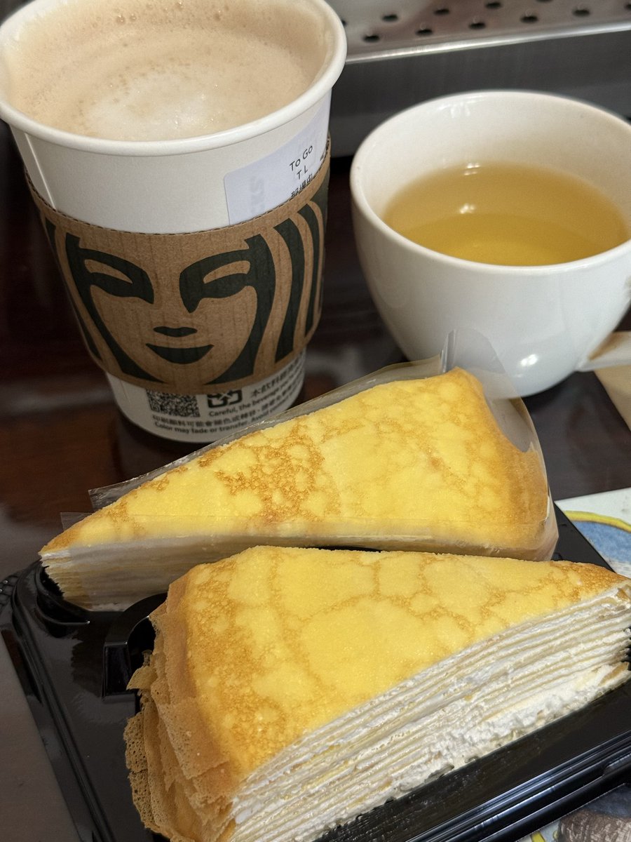 inya2006's tweet photo. 再次覺得星圈圈好貴
去全圈買的蛋糕兩個比一杯中杯嘎逼還便宜😂 https://t.co/c52X15rpLu