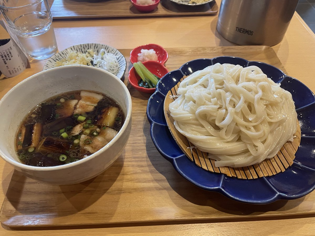 HO_MIN85's tweet photo. こっちの定番、武蔵野うどん
 #虹8th東京_day2 https://t.co/a9areW2kU5