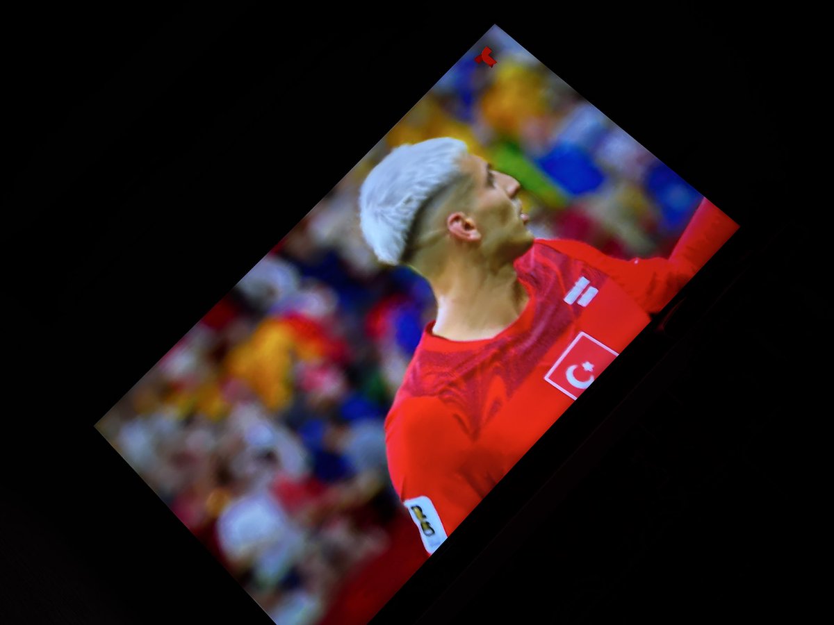EduMazariegoz's tweet photo. Hoy vi caer a los turcos! El robo a los Haitianos, El partidazo de Qatar y La decepción de Brasil! Gracias #telemundo
Tu transmisión es la mejor!
#Mundial
#Fifa
Chinga tu madre @VIX dime cómo solicitar mi reembolso https://t.co/lDQQyl8GDo