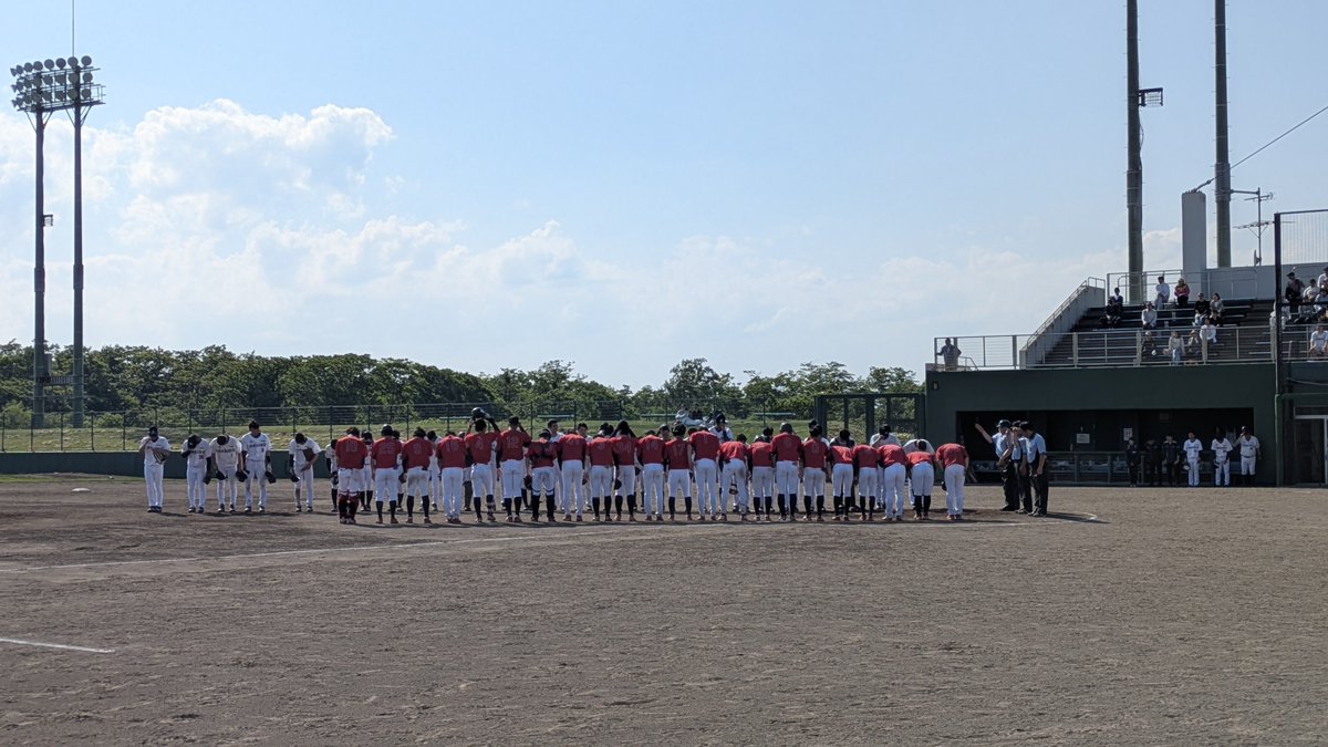 ckwb10's tweet photo. 9回裏小樽野球協会の攻撃。先頭小板橋選手ヒットに大見選手の犠打で一死2塁。4番・小松選手は三振に倒れるが、続く柴田選手のライトタイムリーでサヨナラ勝ち！

全日本クラブ野球選手権 北海道予選
江別ブルーインズ3-4小樽野球協会
両チームお疲れさまでした！ https://t.co/N3GmchBNRY
