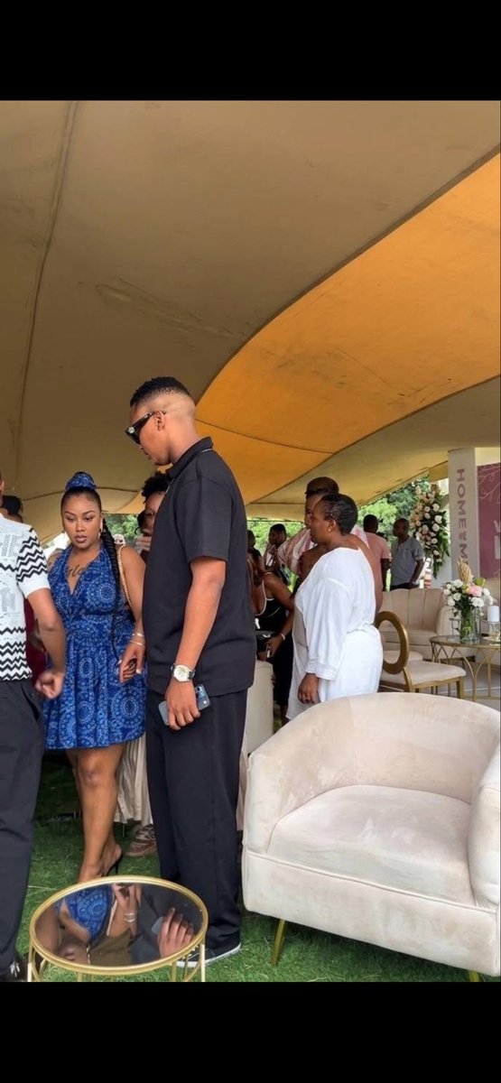 BSino57673's tweet photo. Bafazi! 🥹🥹 today is the big day we’ve been waiting for… Brixie gifting🌹🐝May God bless this day🙏🏼

Brixie Gifting Luncheon
Better Together Brixie

#BrixieTheBrand
#BrixieToTheWorld https://t.co/2gqTI33ZvS
