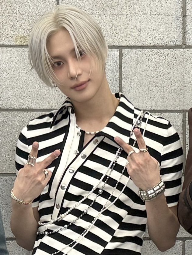 nanotaem's tweet photo. 백금발 미모 진짜 말 안 나옴.. https://t.co/zdmtjeZmVW