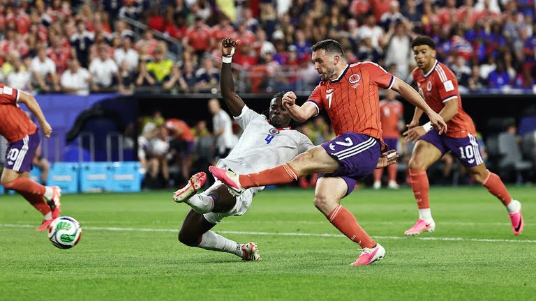 FootballFeedHub's tweet photo. 🏴󠁧󠁢󠁳󠁣󠁴󠁿 Scotland get the job done. History made as they register their first ever world cup win.

⚽️ McGinn 28'

🇭🇹 0-1 🏴󠁧󠁢󠁳󠁣���󠁿

Thoughts on Scotland's World Cup start? 👀

#WorldCup #FIFAWorldCup #Scotland #Haiti #Football https://t.co/YzeuJpVwQE
