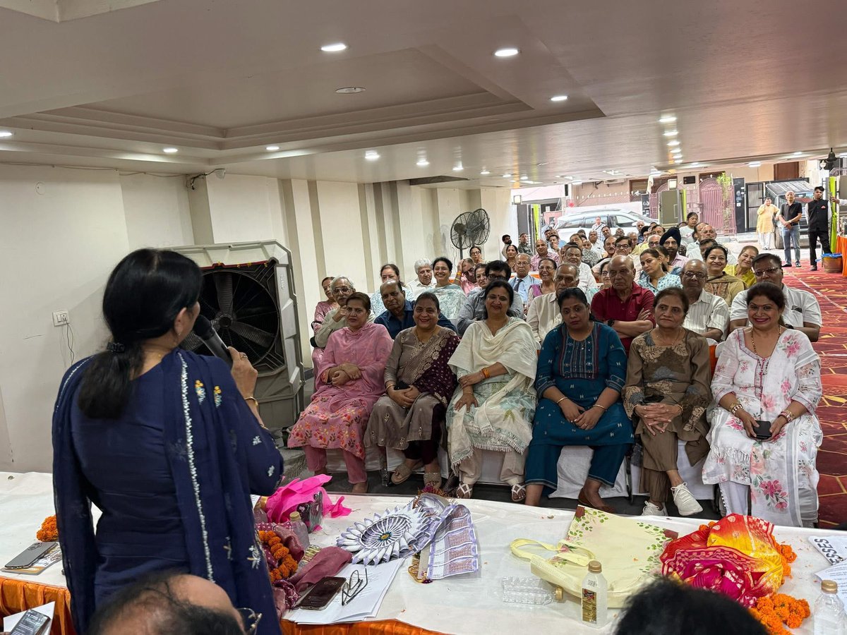 kjsehrawat's tweet photo. 12 वर्ष की यात्रा — सेवा, सुशासन और जनहित के समर्पण का एक उल्लेखनीय अध्याय..🇮🇳

प्रधानमंत्री श्री @narendramodi जी के नेतृत्व में केंद्र सरकार के 12 वर्ष पूर्ण होने के उपलक्ष्य में तिलकनगर विधानसभा के केशोपुर वार्ड में जनसंपर्क कार्यक्रम आयोजित किया। 

इस दौरान क्षेत्र के नागरिकों से संवाद स्थापित कर विभिन्न जनकल्याणकारी योजनाओं पर विस्तार से चर्चा की गई और उनके प्रभावों को साझा किया गया।

कार्यक्रम में डीडीए सदस्य श्री @RajivBabbarbjp जी, स्थानीय निगम पार्षद श्री हरीश ओबराय जी, जिला महामंत्री श्रीमती श्वेता सैनी जी सहित अनेक वरिष्ठ कार्यकर्ता उपस्थित रहे और सक्रिय सहभागिता निभाई।

#12YearsOfSeva #NarendraModi #SevaHiSankalp