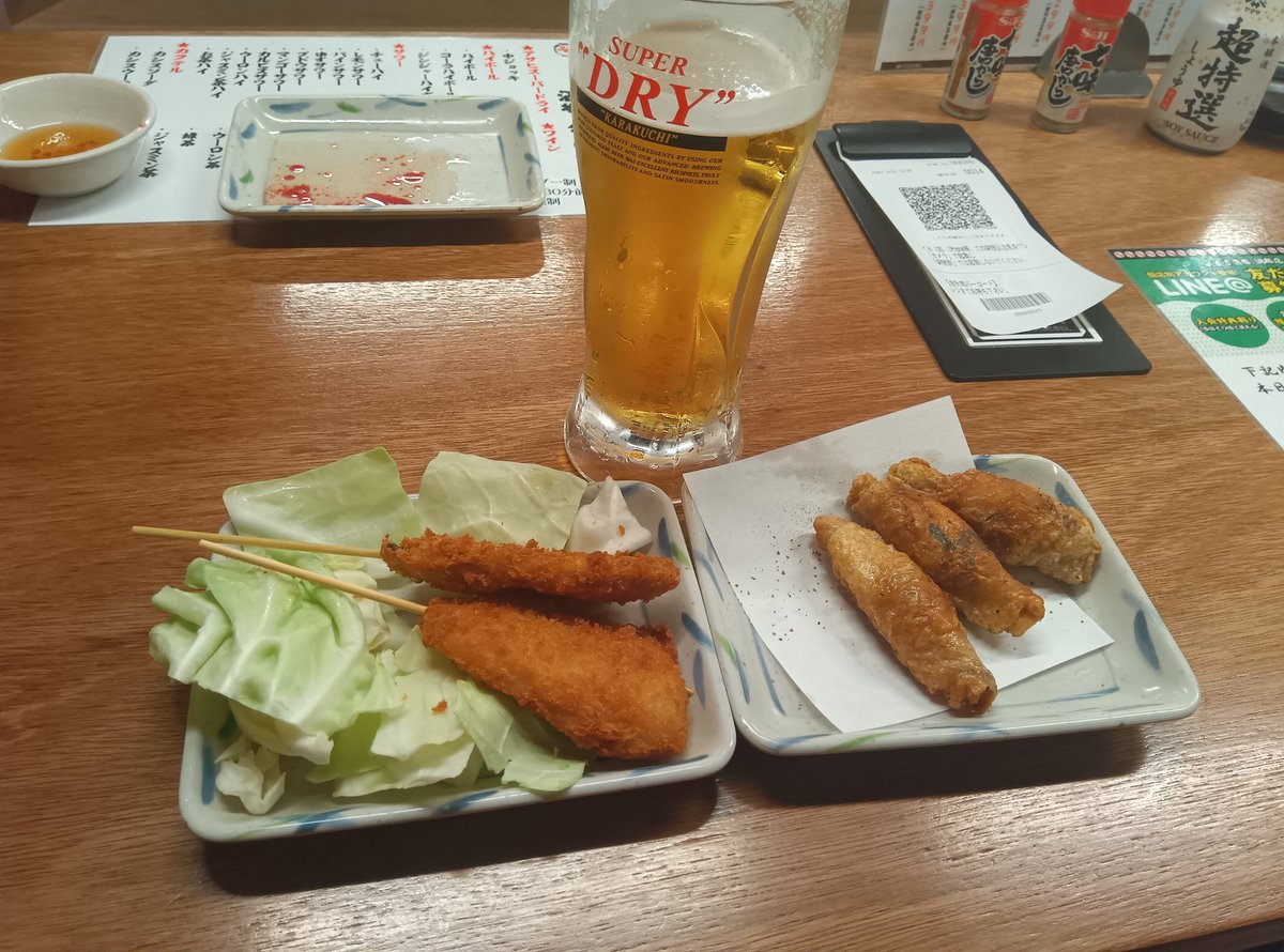 YD19781005's tweet photo. 今日も3・6・5酒場 調布店
（旧・土間土間 調布店）で
全力アサヒスーパードライ
全力で昼飲み中!
更にとり皮餃子と串カツ

日曜だけに昼から店内 席半分以上埋まってる。
繁盛してるねぇこの店 (^・^)

#アサヒスーパードライ 
#365酒場 
#東京都調布市
#大衆酒場
#とろけるレバー 
#串カツ https://t.co/MDadjmQnwc