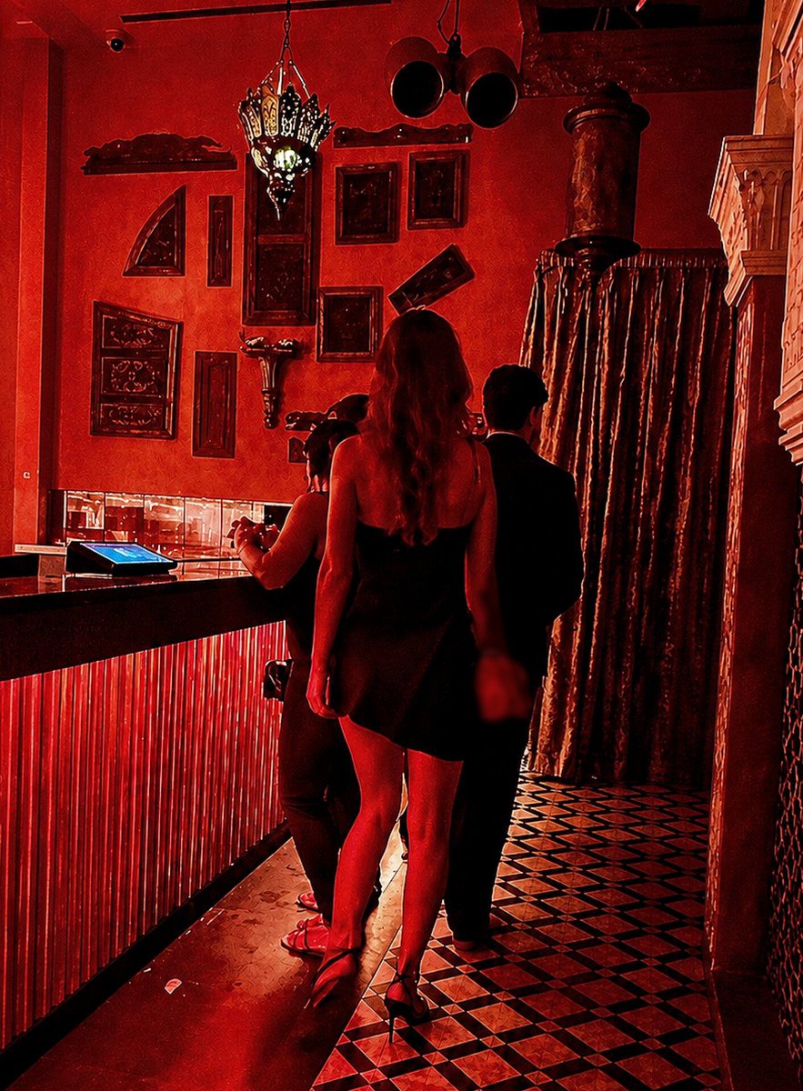 dizianaIiz's tweet photo. Devrim Özkan ve Deniz Can Aktaş, Los Angeles’taki bir gece kulübünde birlikte görüntülendi. 🧿❤️‍🔥 https://t.co/I8hGKMeQ4O