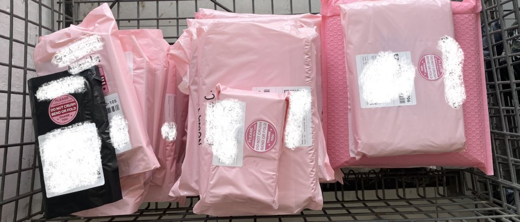 allyzcartz's tweet photo. #updatesbyxn Drop off some parcels today for those who have paid their LSF until yesterday. Will send TN in a while. https://t.co/niYgkpNk5e