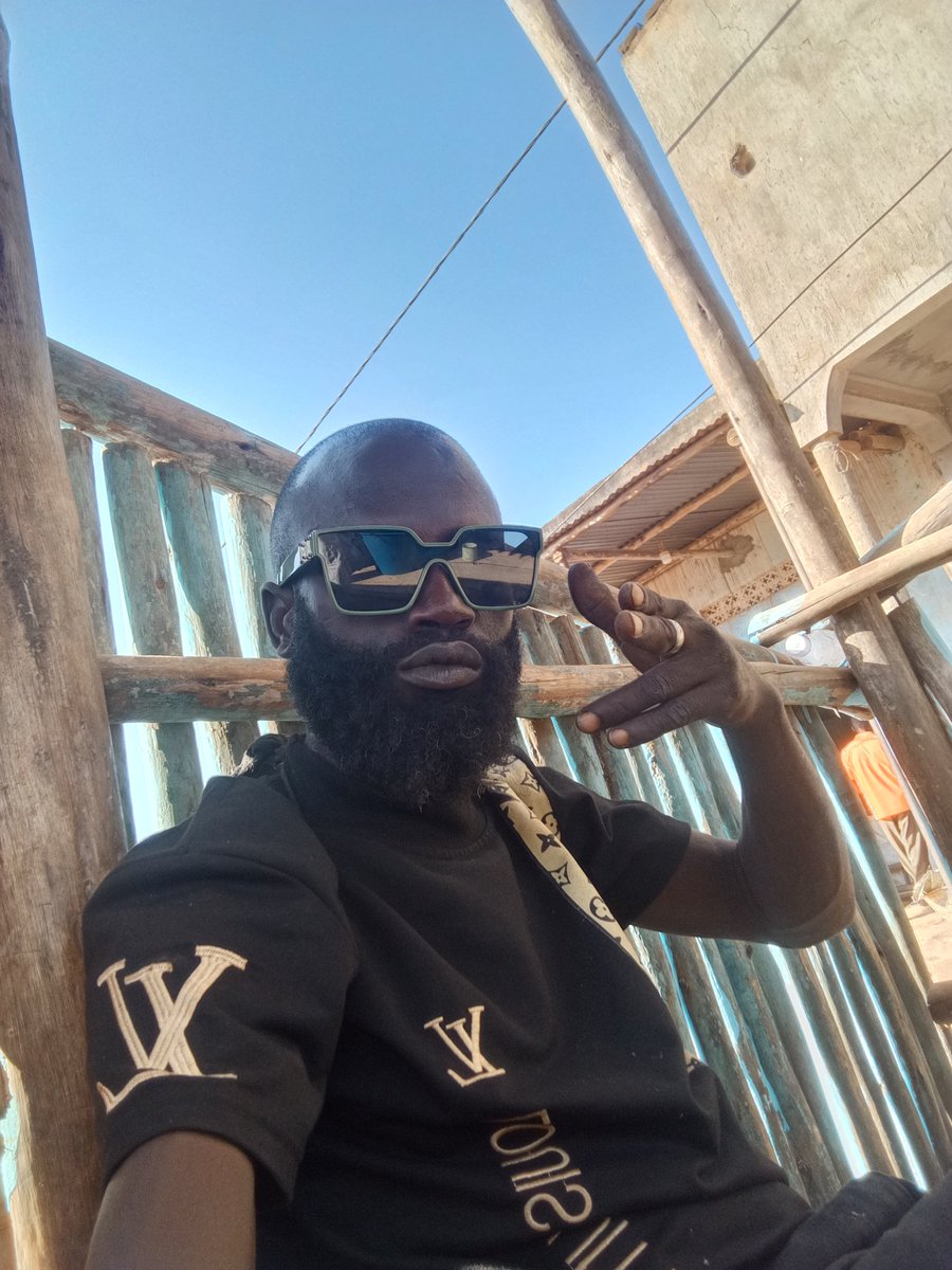 kabaka_jonathan's tweet photo. Dear lovely friends of Jonathan k kabaka and Queen K Rahmah, We do film and music. So please if you need to be connected with us or Sunlight film productions , come no problem. We are coming for Develop talents in our Communities and Country. https://t.co/kD9VxGsQCi