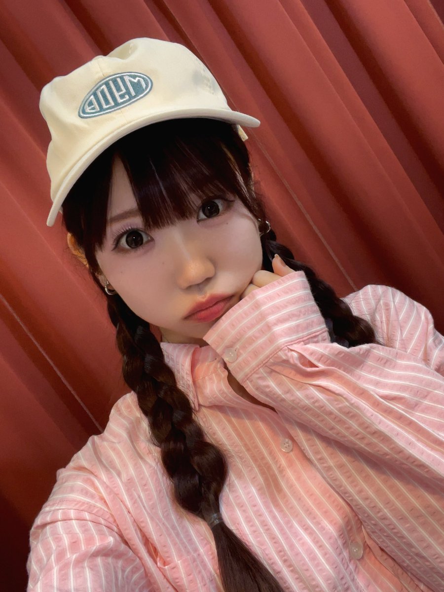iRis_y_saki's tweet photo. #舞台蛇苺

マチネありがとうございました！
久しぶりの舞台！わたしにとっては初日！
楽しくやらせてもらいました🩷感謝！

次は千秋楽です😊
美味しいお弁当にたくさんの応援ポスターをみて元気もりもり💪いってきます！

毎日人格が違うと噂の川端理央さん笑

#さきさまいにち2026 https://t.co/0Jcdd8wmI5