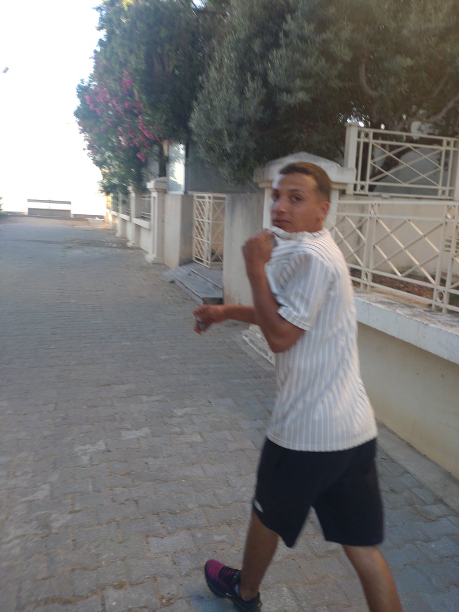 JH187227's tweet photo. Potential #rapist in #tunis #lac1 https://t.co/7v4FPMtywH