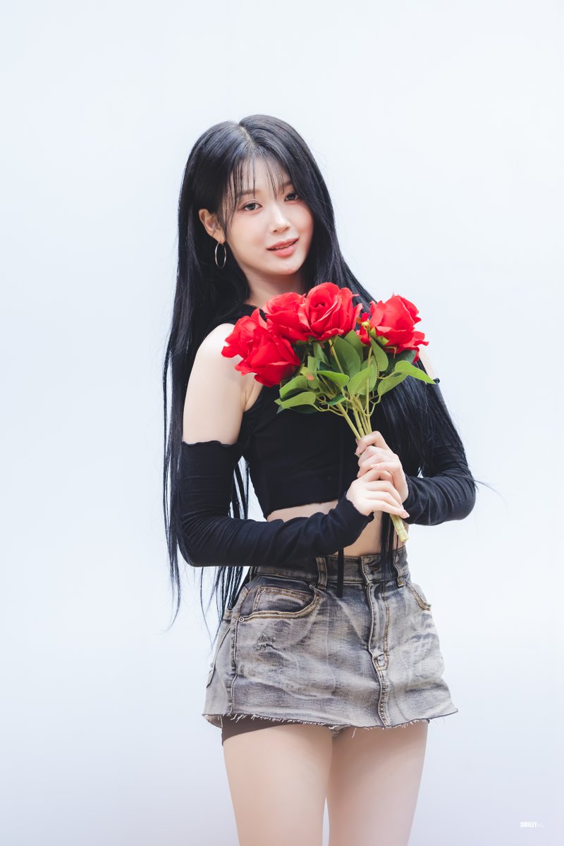 happyvirus_s8's tweet photo. 260607 La vie en rose 🌹

#tripleS #트리플에스 
#공유빈 #Yubin #유빈 https://t.co/Qj7WcBVvCi
