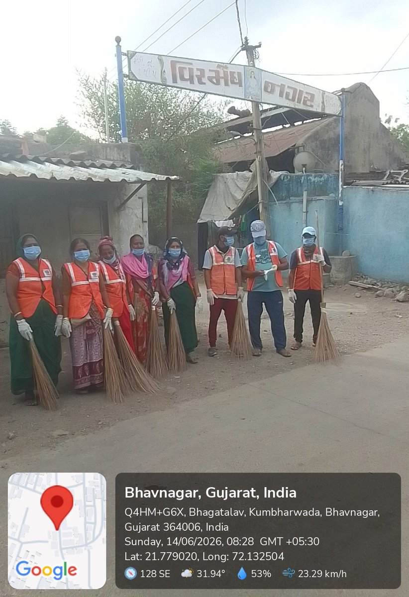 a_bhavnagar's tweet photo. "સ્વચ્છ ગુજરાત પ્લાસ્ટીક ફ્રી ગુજરાત" અંતર્ગગ ભાવનગર મહાનગરપાલિકા દ્વારા શહેરના સ્લમ વિસ્તારોની સફાઇ કરીને પ્રતિબંધીત પ્લાસ્ટીક એકત્ર કરીને દવા છંટકાવની કામગીરી કરવામાં આવેલ. #PlasticMuktaGujarat , #SBMGujarat ,
#Beat Plastic Pollution , #WED2026 , #SiwachhBharat,
@moefcc https://t.co/BT2bfMZ6Y5
