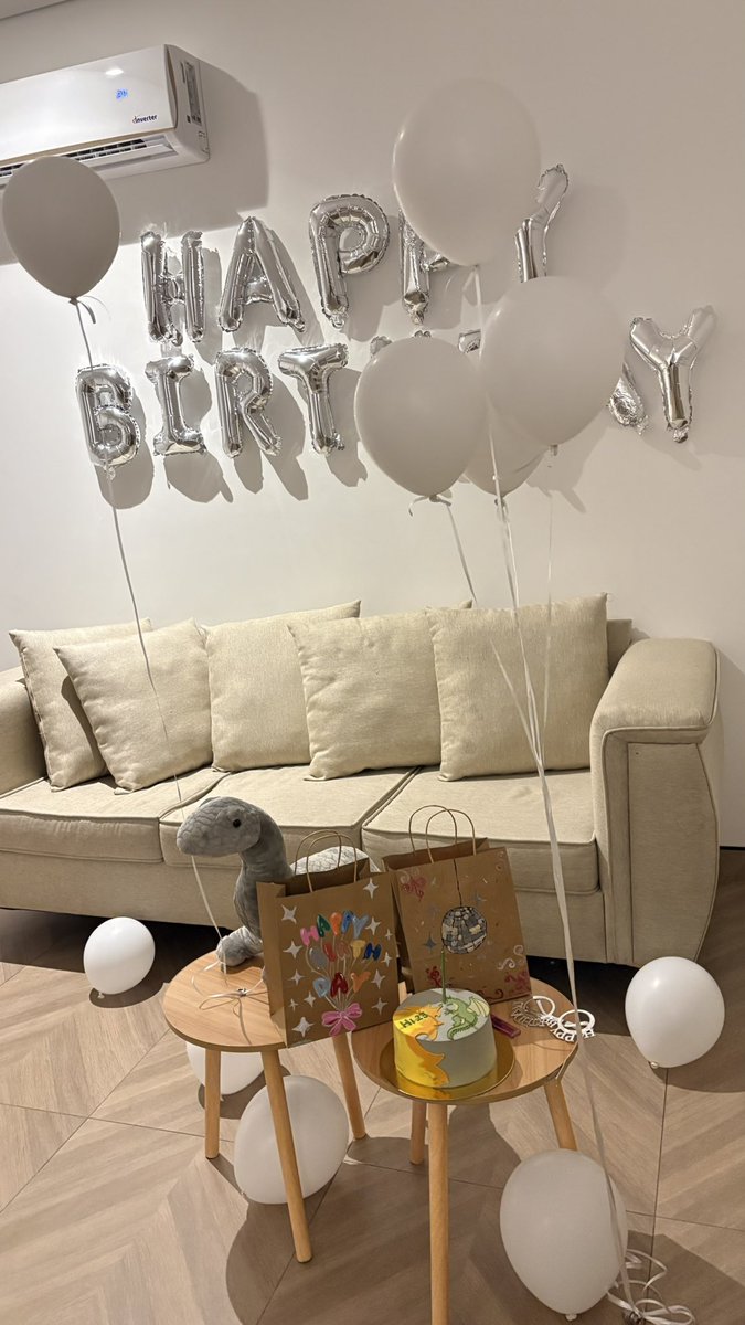 c4nbl's tweet photo. Best birthday ever https://t.co/iAiG8wJNSk