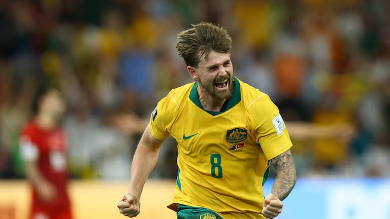 FootballFeedHub's tweet photo. 🇦🇺 Australia 2-0 Turkey 🇹🇷

17 years old.

⚽️ World Cup goal.
📖 Australia's youngest-ever World Cup scorer.

Nestory Irankunda announced himself on the biggest stage as the Socceroos opened with a statement win. ⭐️🔥

Thoughts? 👇

#WorldCup2026 #AUS #TUR #Football https://t.co/0IwTR2Whyd