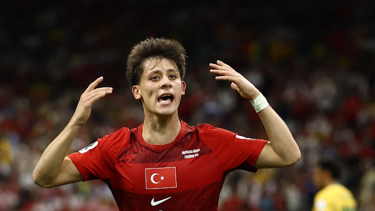 FootballFeedHub's tweet photo. 🇦🇺 Australia 2-0 Turkey 🇹🇷

17 years old.

⚽️ World Cup goal.
📖 Australia's youngest-ever World Cup scorer.

Nestory Irankunda announced himself on the biggest stage as the Socceroos opened with a statement win. ⭐️🔥

Thoughts? 👇

#WorldCup2026 #AUS #TUR #Football https://t.co/0IwTR2Whyd