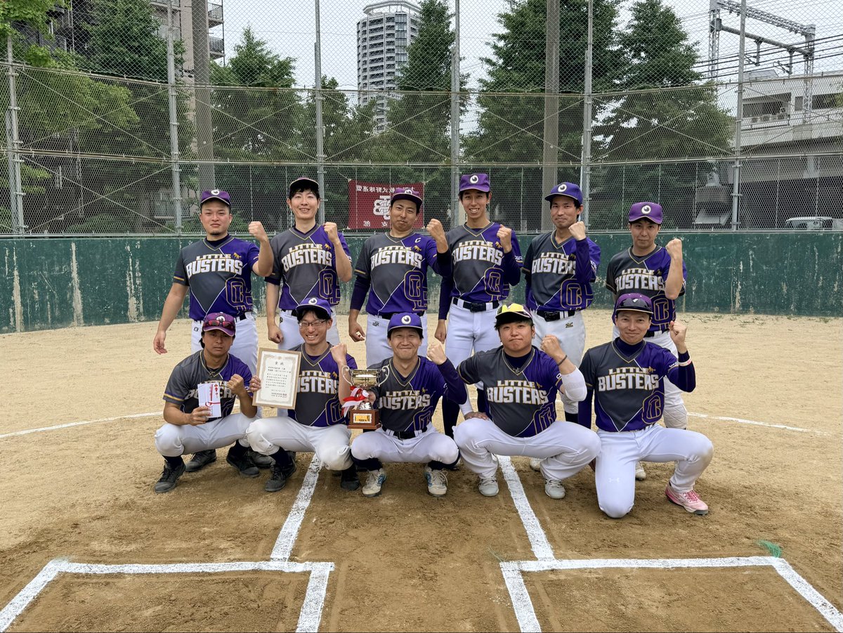 Daibus_bbc's tweet photo. 好投手、強力打線の前に力負け…！
悔しい準優勝🥈

試合後も前向きな言葉も出ており、
次に向けて前進できそうです🔥
若くはないですが、少しずつ自力が上がってきている気がする今日この頃です。
大会も続くので、優勝目指して頑張ります！！
#草野球
#OLB
#大阪リトルバスターズ https://t.co/RcH0GZBjmZ