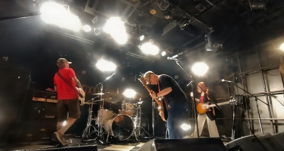 tae8740's tweet photo. 2026/6/14(日)　 渋谷CYCLONE
THE STARBEMS

ヒダカさんのジャンプ！
吉村さん🥁セトリありがとうございます✨
＃THESTARBEMS
＃ザスターベムズ https://t.co/KMcgjalUXp