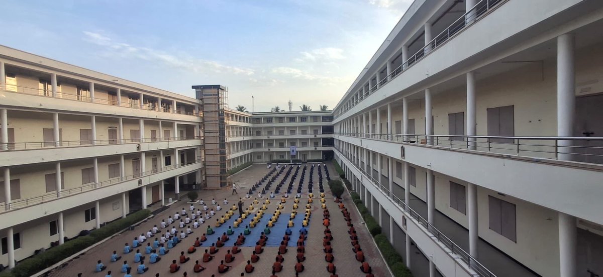 Ko_Champions's tweet photo. As a part of the initiative by the The Min of Ayush, 11 (TN) Sig Coy NCC of Kovai Group participated in the Guinness World Record  attempt in the online yoga session for the maximum number of people participating in the yoga simultaneously on 14 Jun 26 at Tiruchengode. https://t.co/HueM3UYbog