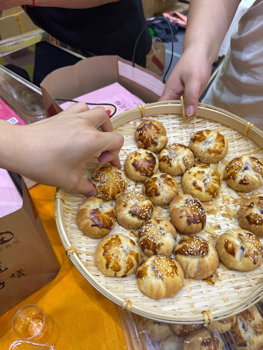 maxeaster3's tweet photo. 南博会，高端又接地气，全球好物一网打尽 https://t.co/O5xL57cnfb