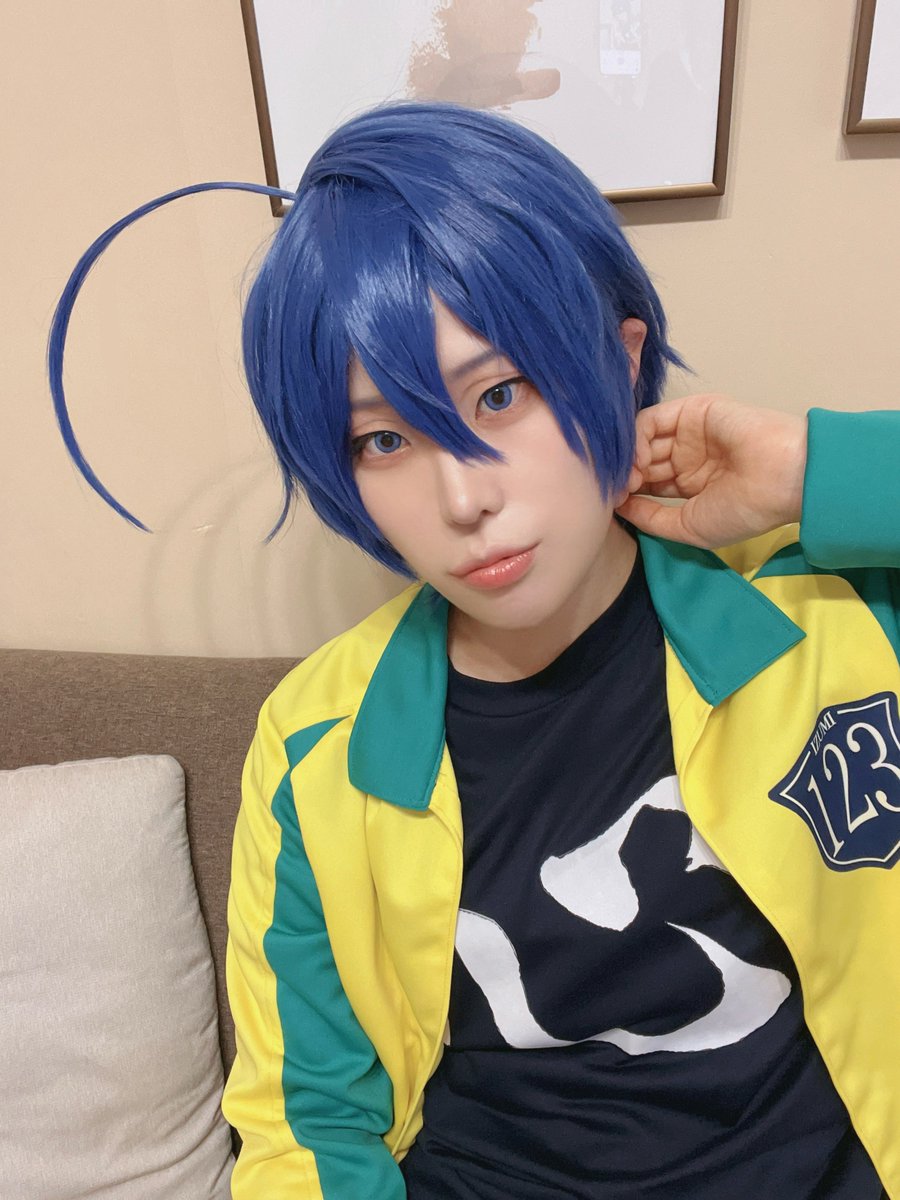 m4kosuke530's tweet photo. ⚠️ cos ☀️ atnr

ゆるゆるあじぇんだ計画～🐢
アホ毛が元気すぎて
人やら物やらとの距離感事故ってて
バリ気まづ～い✋🏻😅💦 https://t.co/TBk54KafCn