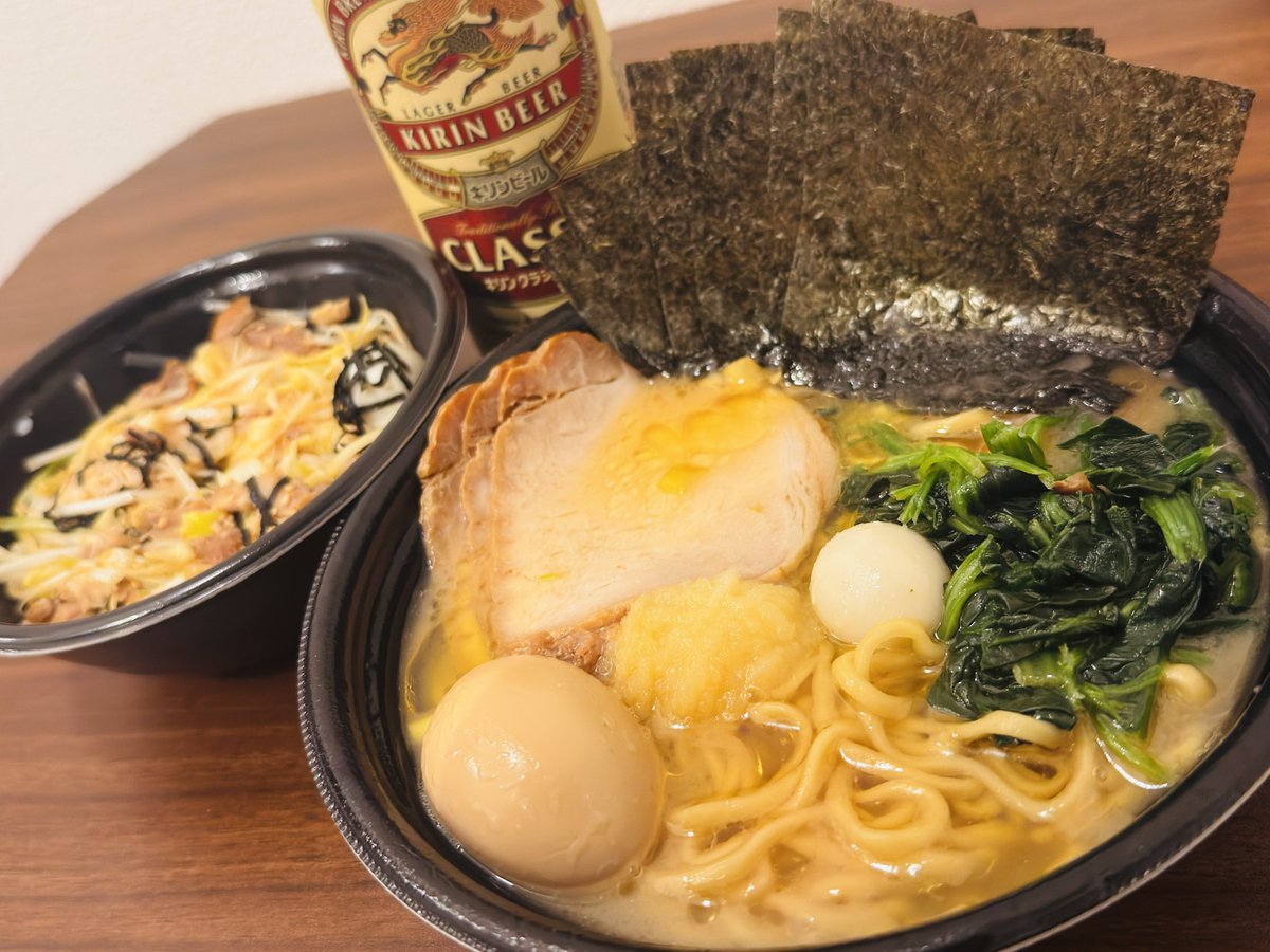 Highball_LOVE__'s tweet photo. 出前のラ🍜

#晩酌 #ラーメン #町田商店 https://t.co/ojhkAtmdwn