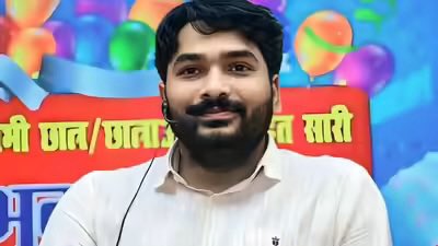 Indian_Analyzer's tweet photo. Khan Sir vs Raushan Anand rivalry gets more messy, & TROUBLING!

Raushan Anand is in jail. 

His brother, who was staying in Nepal, has DIED under mysterious circumstances 😳

Had the camps been reversed, YT studios would have been running non-stop conspiracy theories that Mr. X is attacking Khan for speaking against Govt🤡

A violent rivalry, arrests, allegations and now a mysterious death.