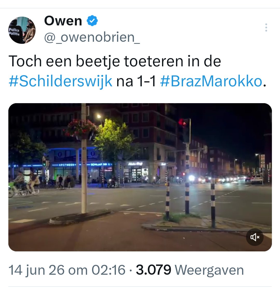 iiitai's tweet photo. Gefeliciteerd Marokko met het prachtige gelijkspel tegen Brazilië! En wat 'sneu' voor deze journalist. Hij was blijkbaar op zoek naar ongeregeldheden in de #Schilderswijk, maar kon uiteindelijk alleen verslag doen van een paar toeterende auto's.
Misschien had hij beter naar #WijkbijDuurstede kunnen gaan, waar een groep 'witte tokkies' zich  opnieuw niet wist te gedragen.