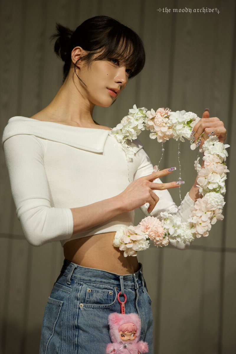 themoodyarchive's tweet photo. #RUI #루이 
#XLOV #엑스러브 https://t.co/8ROSyIpZUA