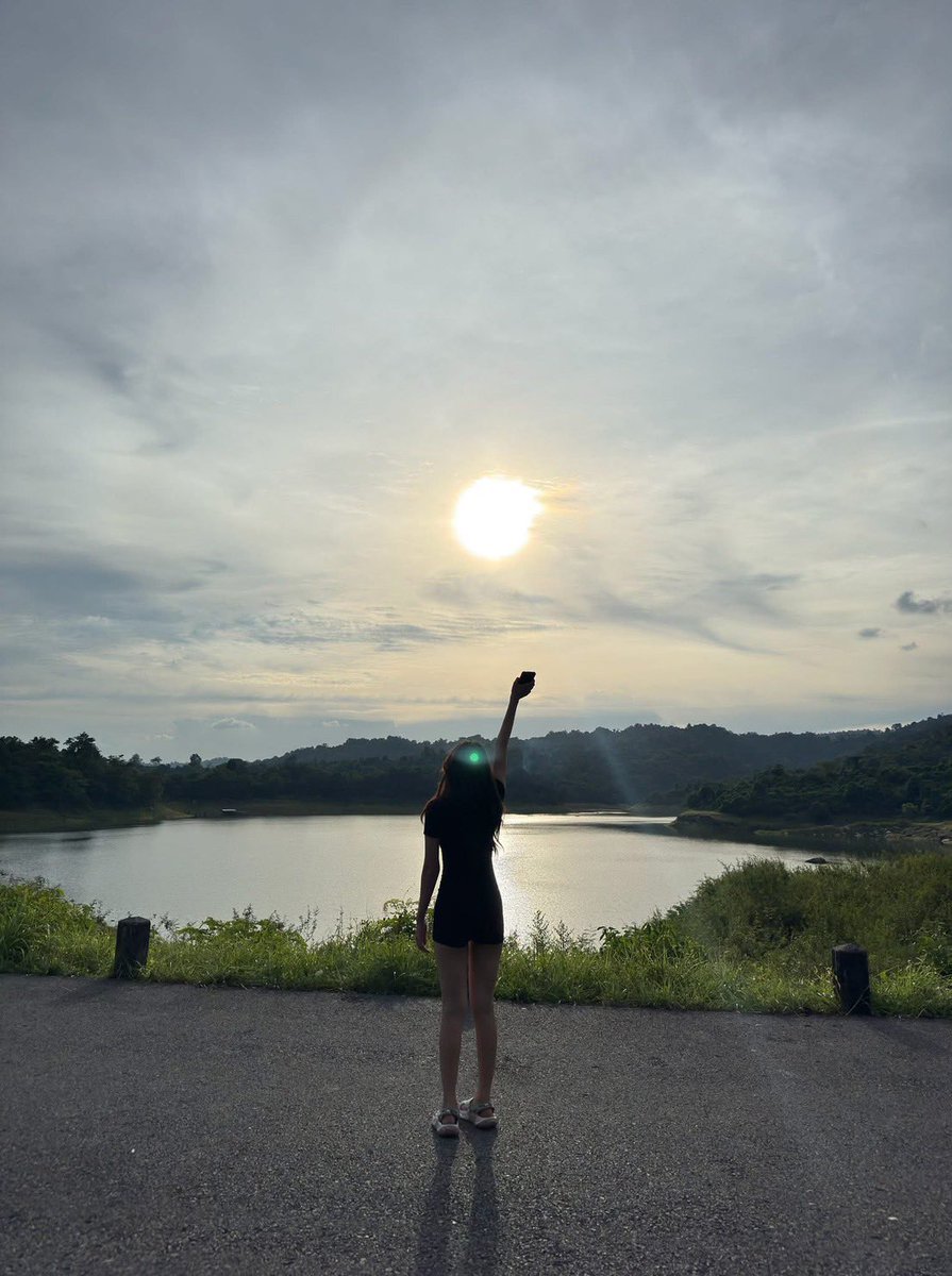 eyeeye_____'s tweet photo. ยังมีคนเล่นอยู่มั้ยยยย ⛰️🌞 #พนมสารคาม #ฉะเชิงเทรา https://t.co/52gOyTNsGA
