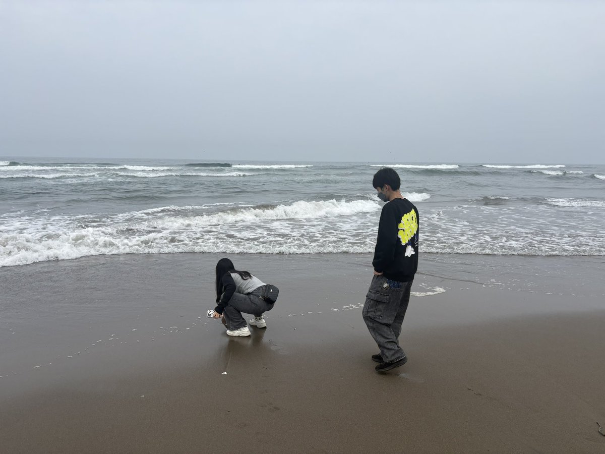 pxq93's tweet photo. 海でシーグラス拾ってきた🌊 https://t.co/5Tngr4y30w