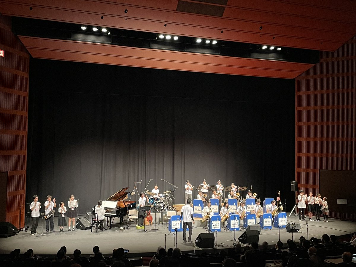 FHJO_LHJO's tweet photo. 本日は知立市にある知立市文化会館・パティオ池鯉鮒で行われている「Be Happy Jazz Festival」に出演しています♪ https://t.co/ycXiivjCzP