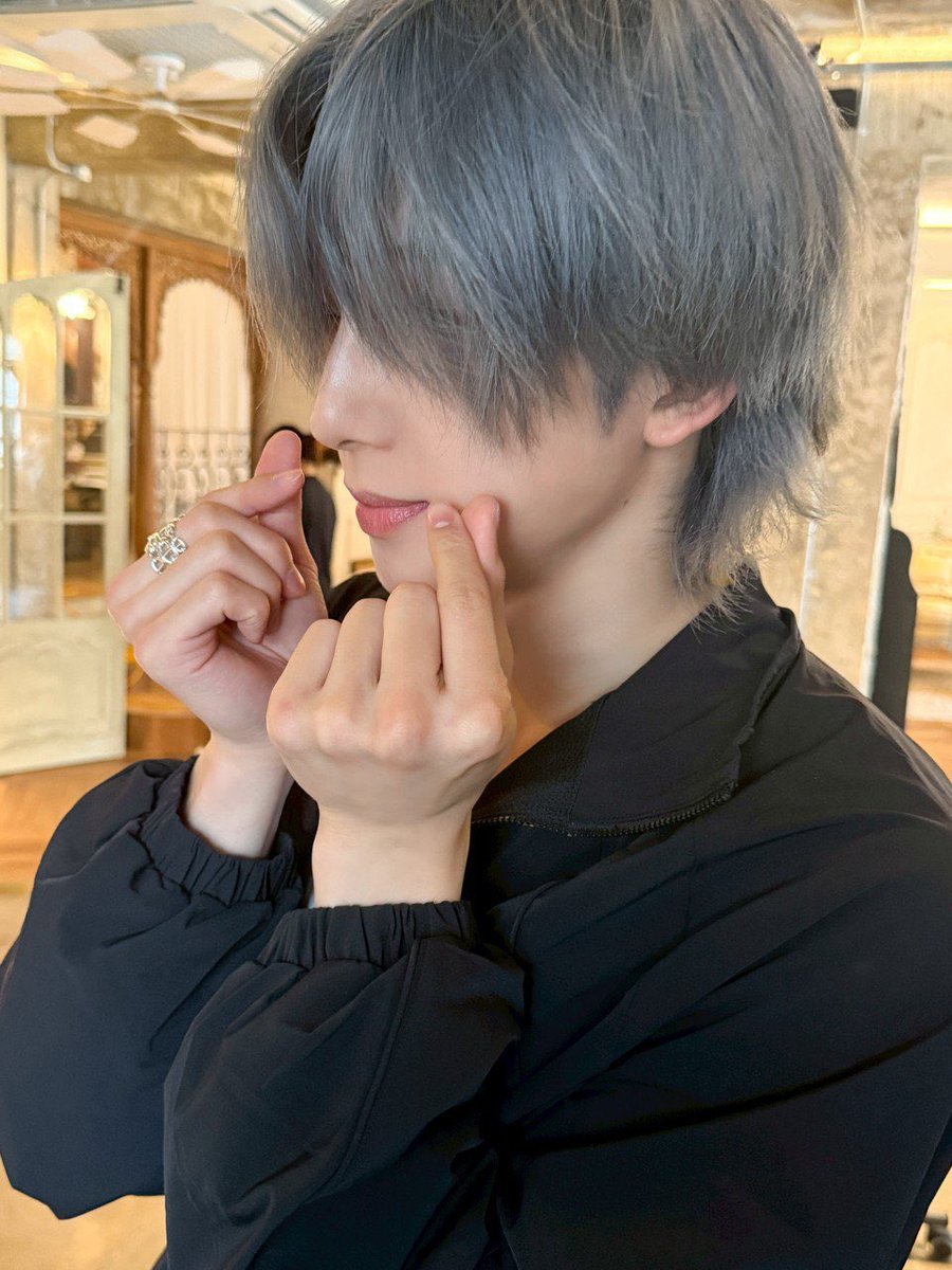 max ⚢ blue lips ಎ tweet media