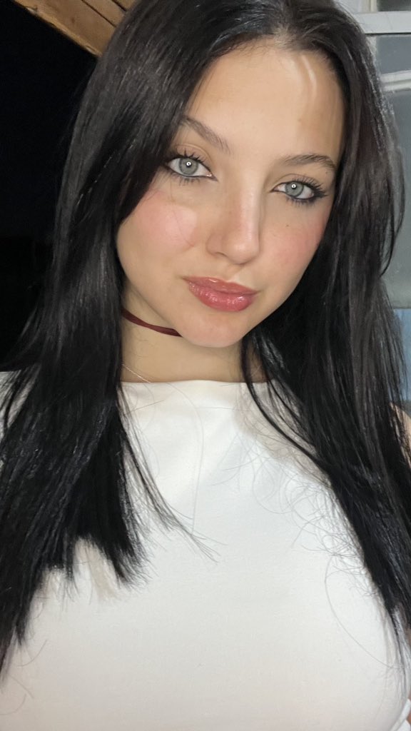 millienightmuse's tweet photo. touchmetouchmetouchme https://t.co/pmIKeNLqM8