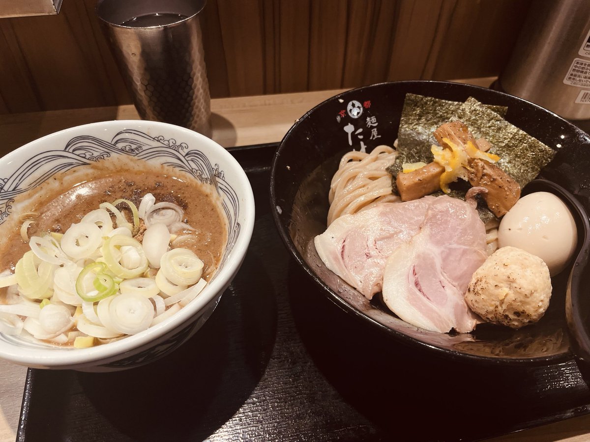 bili_spla's tweet photo. @ankokukishi_BDK 家から30分ちょいでユニバに着くので激アツなんですよ😚💞
つけ麺でもよかったら、大阪阪急の駅構内にあるたけ井って所が大好き過ぎてめっちゃ行ってます！また大阪来ることあったらぜひ！ https://t.co/ADSxETOAY1