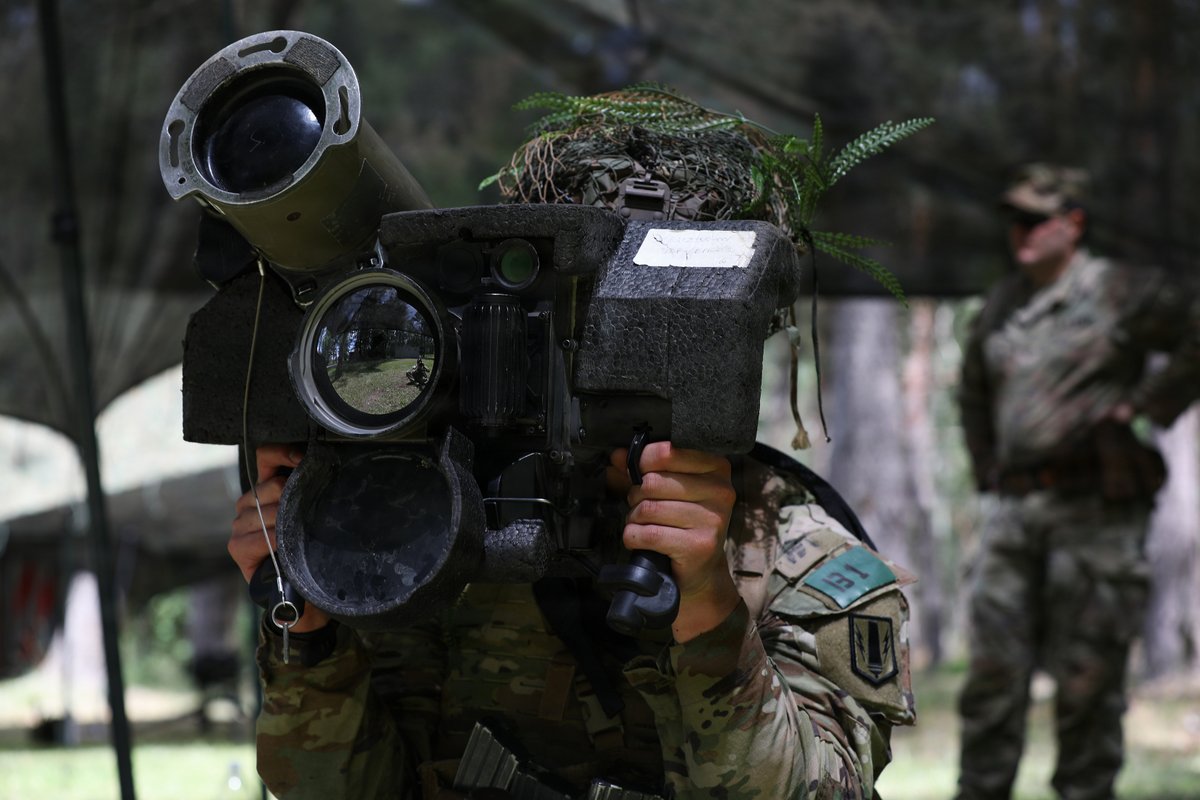USArmyEURAF's tweet photo. V Corps teams are competing at Grafenwöhr, testing their skills with the M98 Javelin, M17 pistol, and MK-19. This is only Day 1! Winners advance to the USAREUR-AF Best Squad Competition. Good luck, teams! 💪#ItWillBeDone #ThisIsUSAREURAF @VCorps https://t.co/iYf7vLzXcv