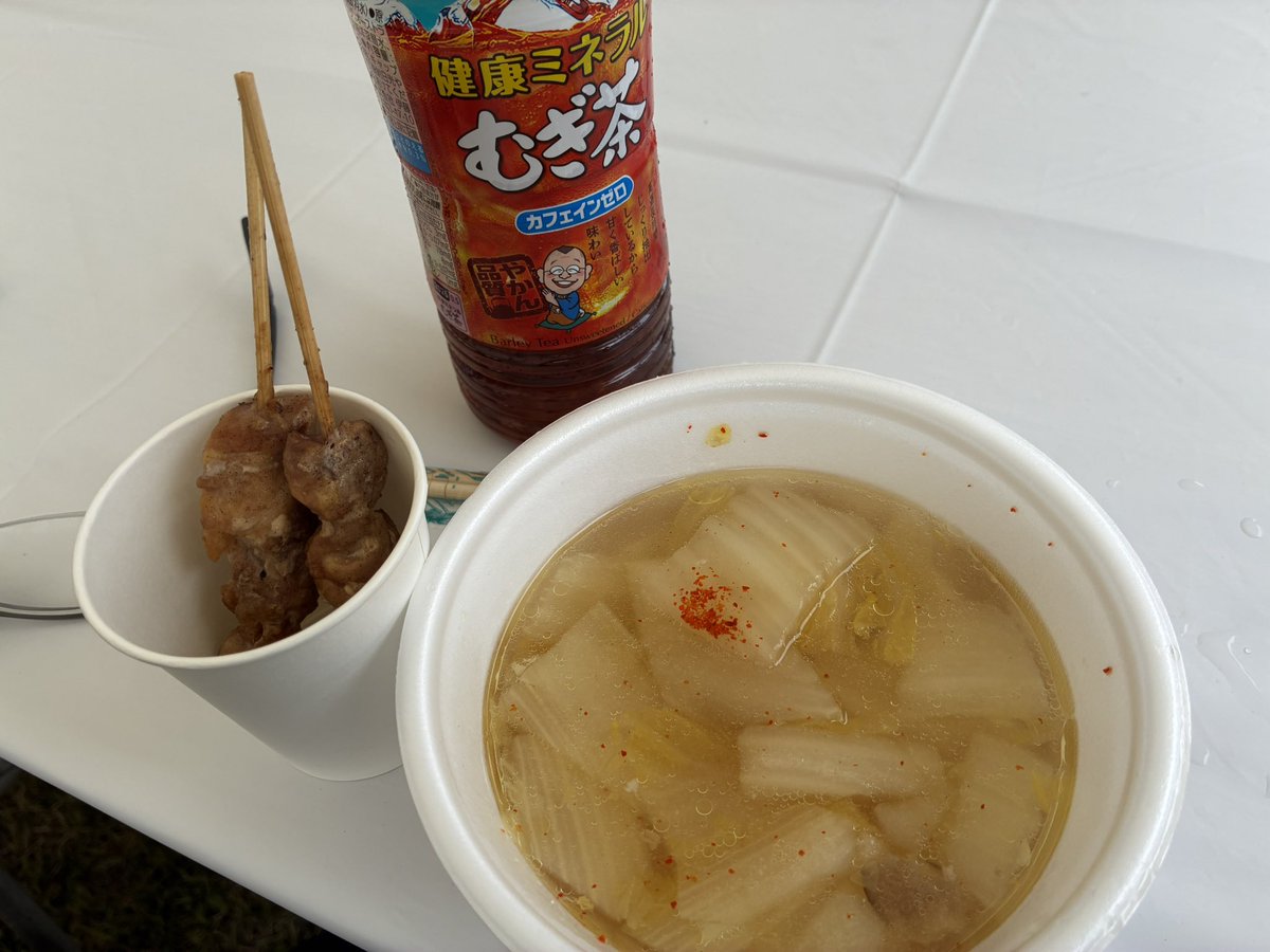 tomop888's tweet photo. 向津具マラソンシングルの部、完走。
5回目の参加でしたが、やっぱりスゴイ激坂でした！
タイムは4時間9分でコースベスト。前腿パンパンで頑張りました🫠
あたたかい運営が最高なので、来年もよろしくお願いします😗
#マラソン
#向津具ダブルマラソン
#ランニング https://t.co/uwUUss3HtE