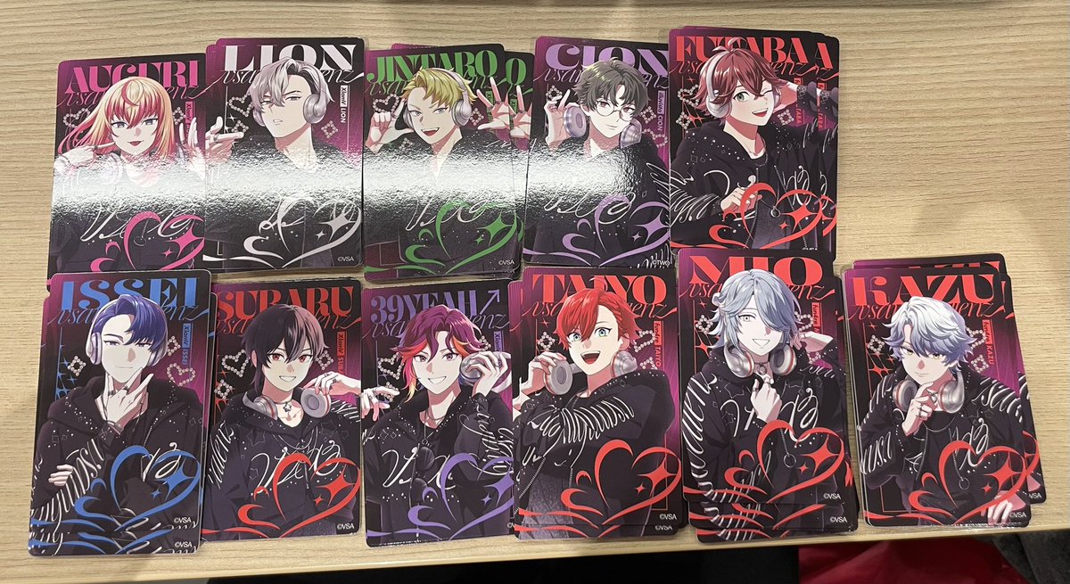 Yuu__8963's tweet photo. 【交換】
VS AMBIVALENZ ビバレン リスパ ハードカード

譲
シオン4 R3 みお6 ふたば5 たいよう6 かず7R1 さくや2 イッセイ5R2 レオン5 じんたろう4 アグリ3 スバルR1

求
クック なごむ

さくや レオン イッセイはなごむとの交換優先させて頂きます。 https://t.co/SgH7bJ0aU5