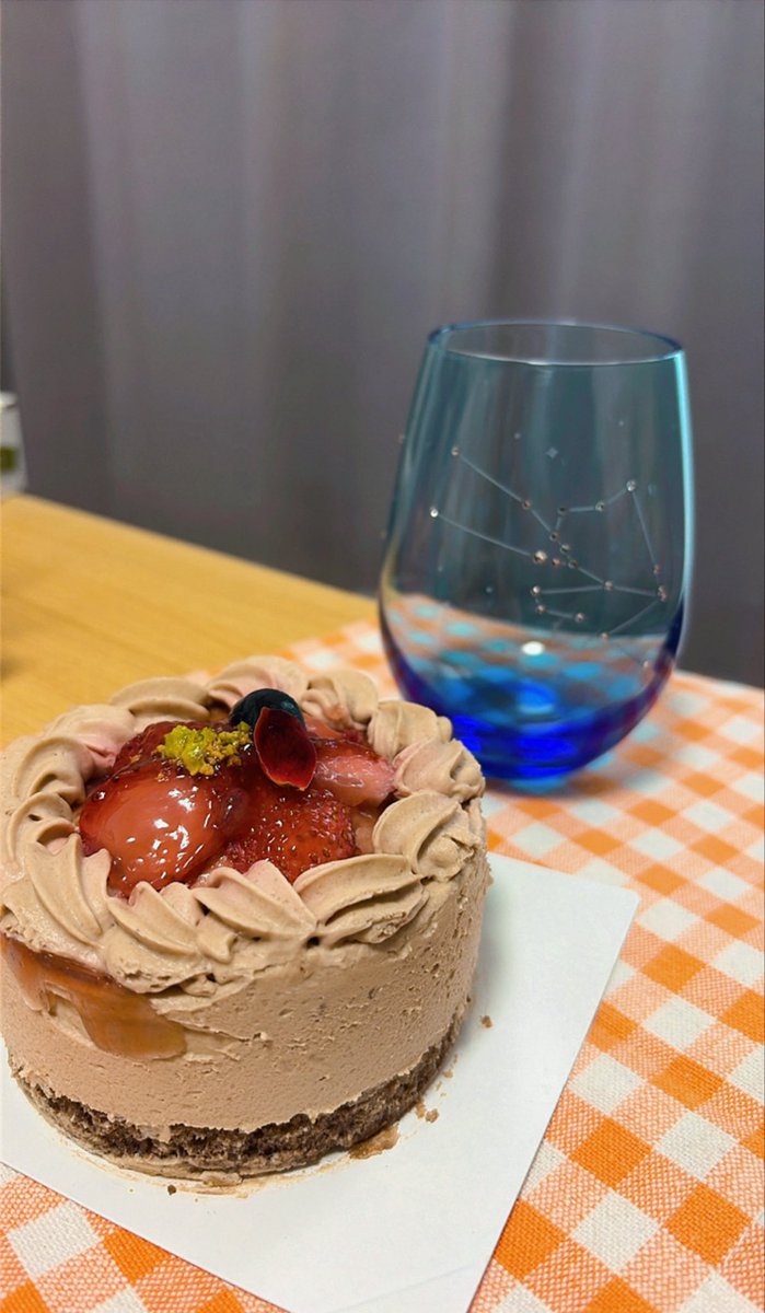 miomion_pc's tweet photo. WAVEからグラスとケーキ届いた🙌🏻💕
みなさんのおかげです!!
このグラス可愛い!!
大事にする✨ https://t.co/ggjynaq69U