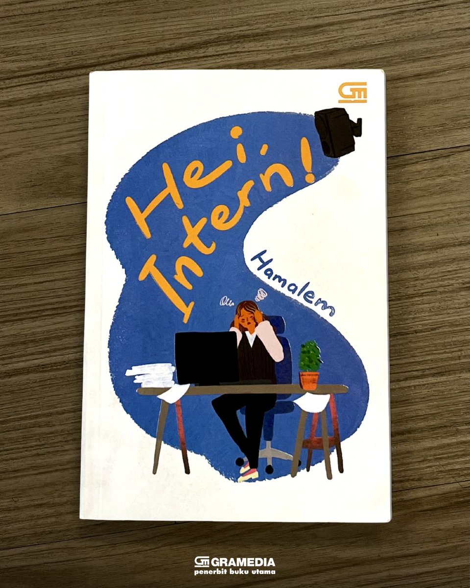 gpuromance_'s tweet photo. Hei, Intern! - Hamalem
Ullie menerima tawaran untuk menjadi pacar pura-pura Fabian, direktur yang terkenal galak dan semena-mena, dengan imbalan uang. Tawaran yang awalnya terdengar seperti kesepakatan sederhana itu justru menyeret mereka ke situasi yang jauh lebih rumit. https://t.co/xihbKO5lZi