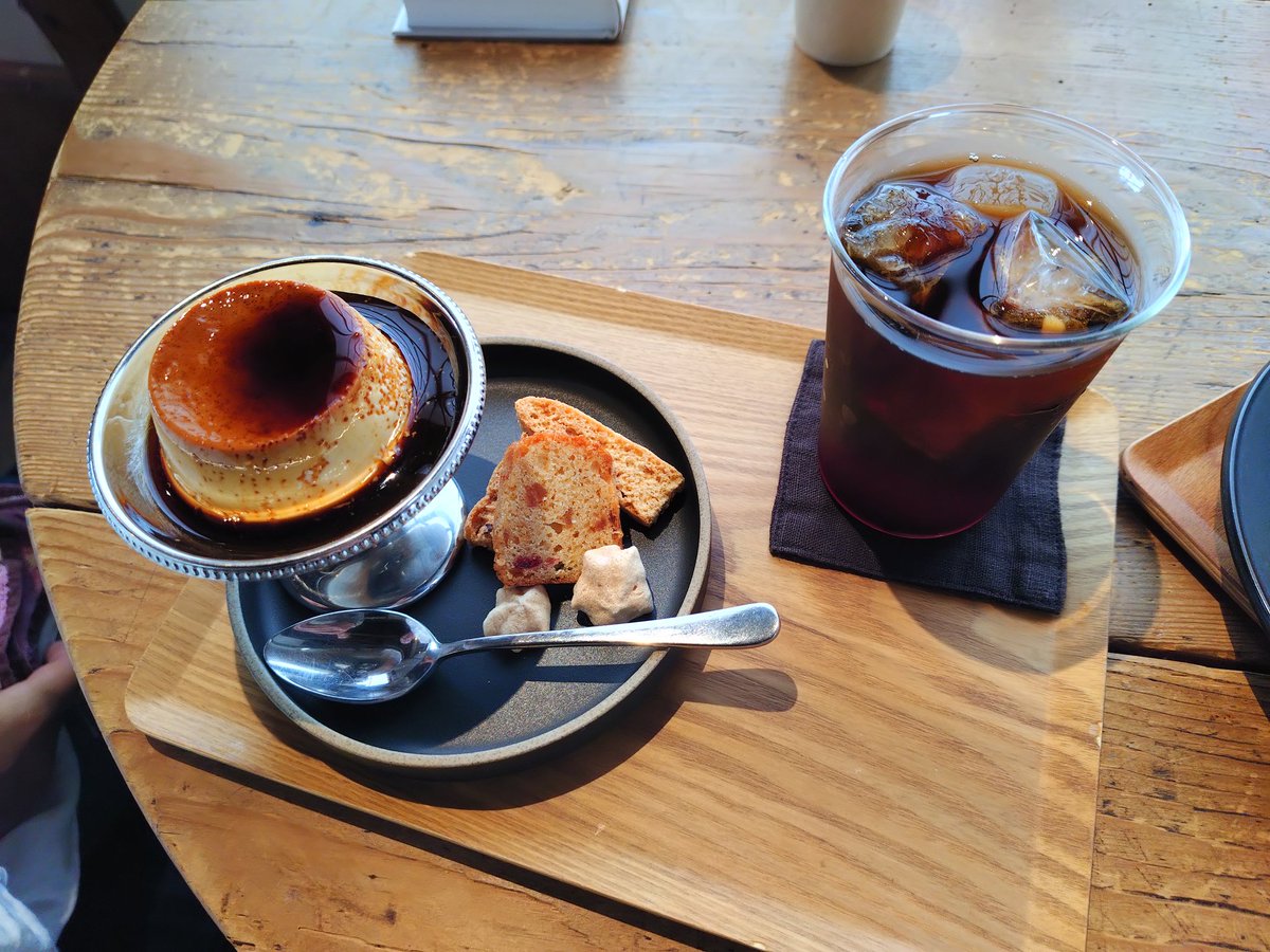 chi32boha27ma's tweet photo. 何も食べずに来たのでブックカフェでランチ
#哲学と甘いもの
#松本十帖
#浅間温泉 https://t.co/lqgPdhP1jf