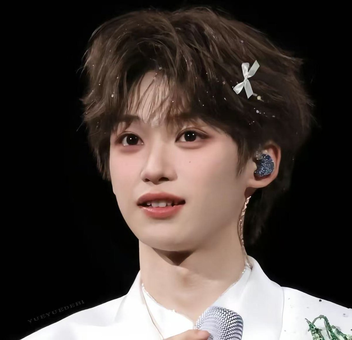 LilyMendoza1216's tweet photo. Pretty Ziyu visual appreciation 💙❤️💛 https://t.co/GLOhcjTjQM