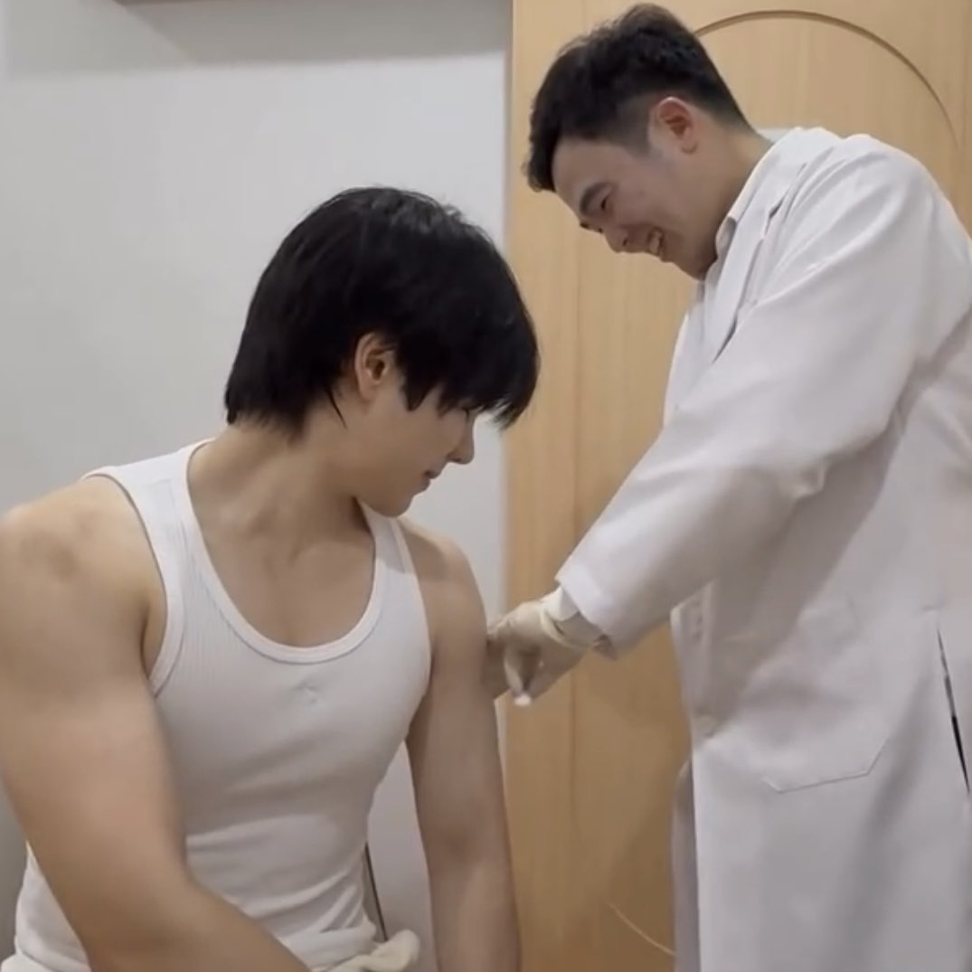 lastspecial83's tweet photo. อยู่ไม่ไหว อยู่ไม่ไหว บ้านนี้มันน่ากลัว กลัว ๆ ๆ อร๊าย!

#Milephakphum หนูสลิ่มพี่หมอนะงับ😂 https://t.co/f0WiMlmELc
