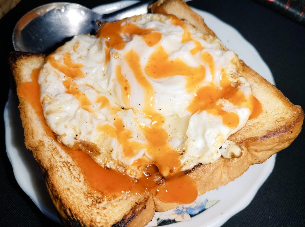 nissacarmen2's tweet photo. I love something spicy.. Like you hahaha.. Just kidding #Frenchtoast #Food https://t.co/bHOMX6NYWa