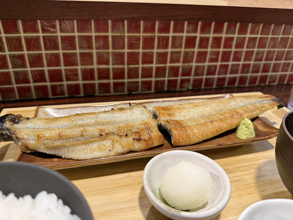 runa_hamu's tweet photo. 灰干しうなぎ！
ばりでかかった https://t.co/HCrnrgzRMM