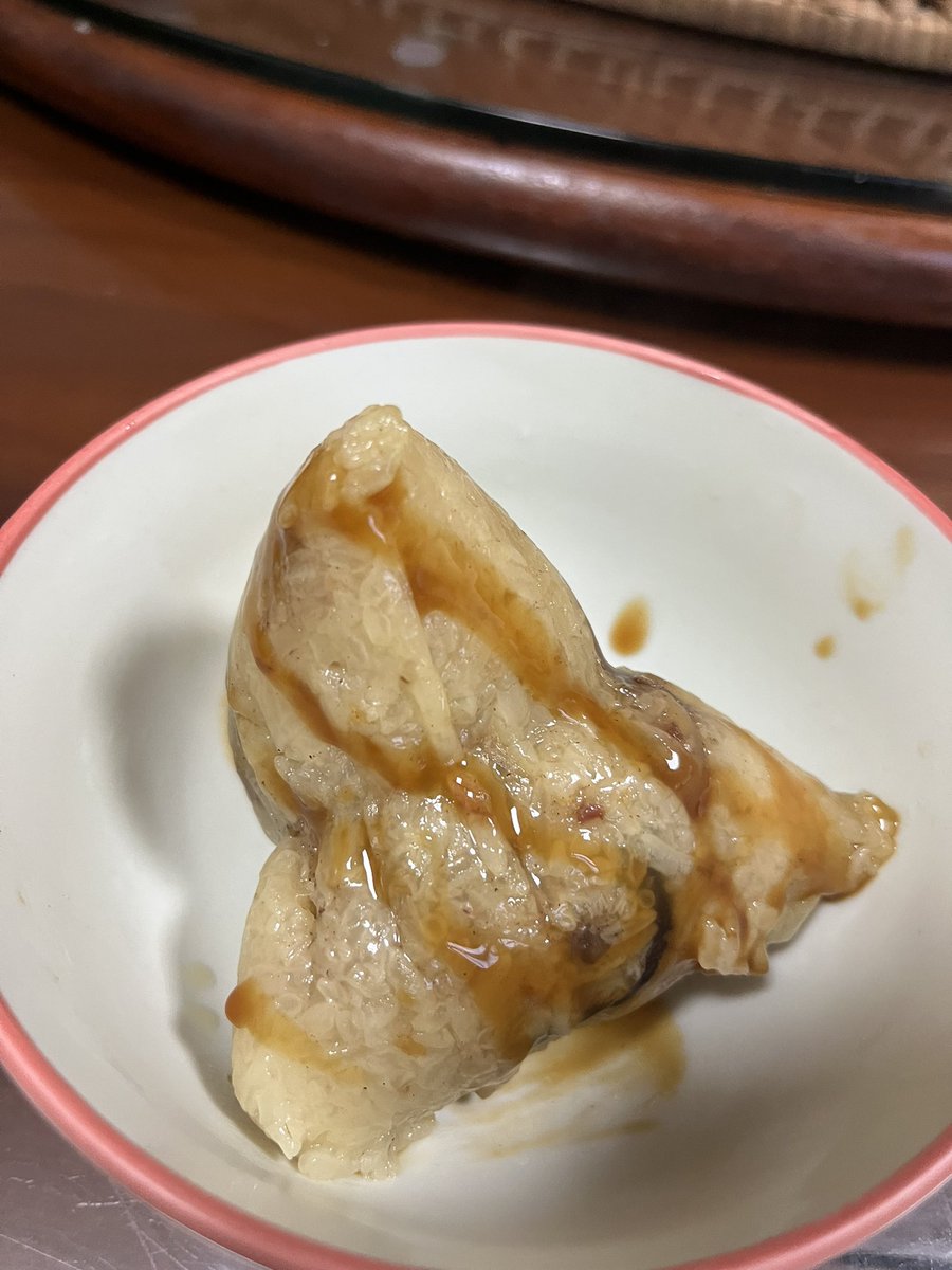_starlit_drift's tweet photo. 一直在吃粽子哈哈哈哈 這個裡面有栗子 瘦肉 筍子 香菇 簡直深得我心🫪 https://t.co/WHCZfVALb5
