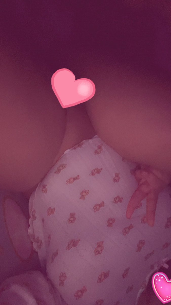 innobuni's tweet photo. Sending daddy my teasing pictures while hes at work:3! https://t.co/zBfyIMr8Sg