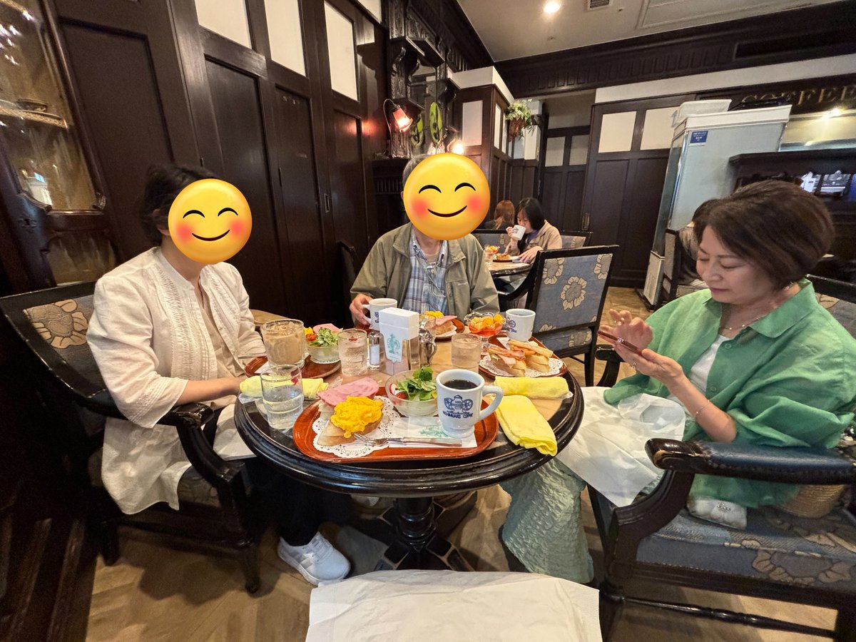 K615Sweet's tweet photo. #smp765
マリさん、皆さん こんばんは☔
にゃん地域、ポチポチと雨が降ってきました。
昨日のミニ同窓会の続きで今朝は7:30に電車に乗って三ノ宮へ。
同窓生とモーニングを食べてお墓参りをしてハーバーランド、IKEAと周って、新神戸駅で見送って地元に帰ってきました。
楽しすぎてお腹いっぱい😅 https://t.co/vllTnj4IkF