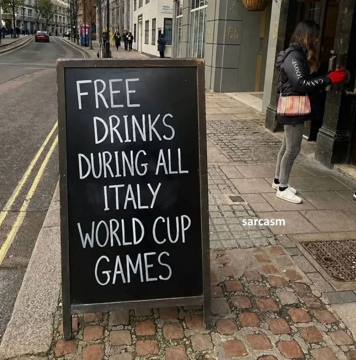 MyLordBebo's tweet photo. ⚽️🇮🇹  "Free drinks during all Italy World Cup games" 

*BTW, Italy failed to qualify World Cup

Bastards... https://t.co/ZWlfEv21hL